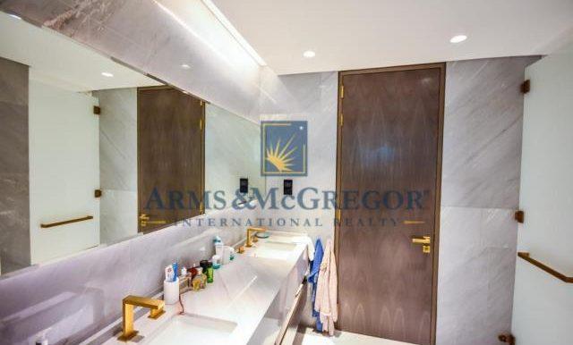 Beautiful and Luxurious Penthouse in Palm Jumeirah