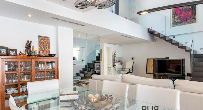 Bons Aires - Few minutes from the Placa d'Espana. Duplex - Penthouse. High-quality.