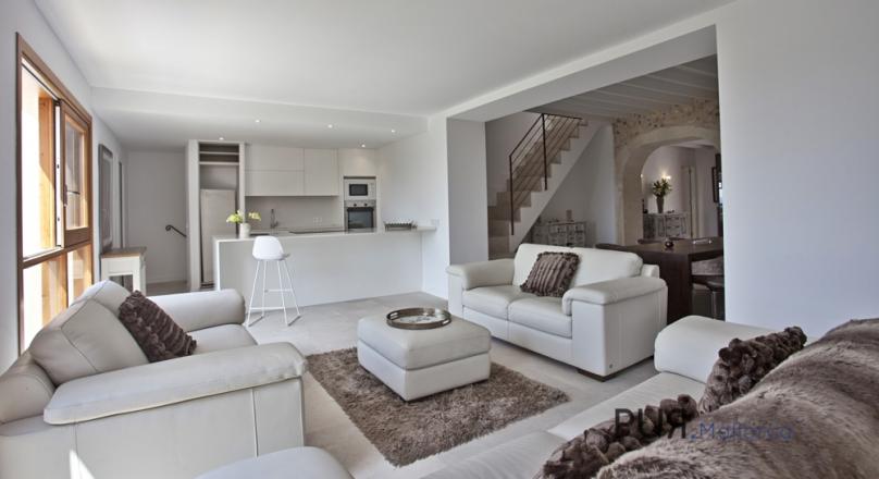 Village house. Rent on our island. Campanet. And with the price you look carefully. But exactly.
