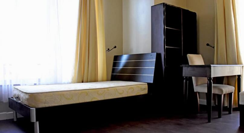 Looking for a fully furnished apartment for rent?