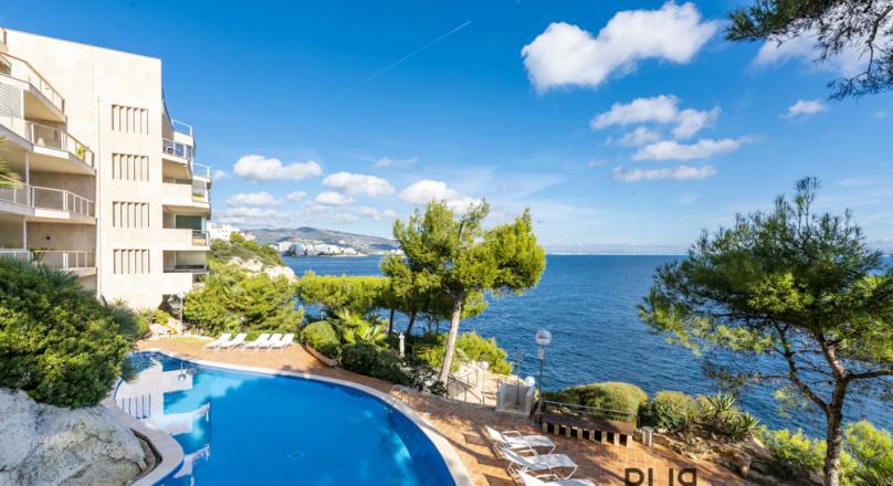 Cala Vinyes. First sea line. Direct sea access. Apartment with a wow view.