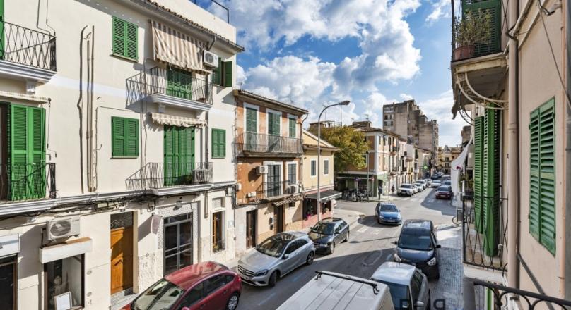 Santa Catalina. In the middle. A typical house. A typical apartment. Just lost.