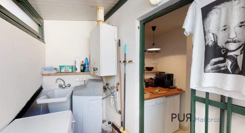That can not be. A townhouse with vacation rental license in La Lonja. But.
