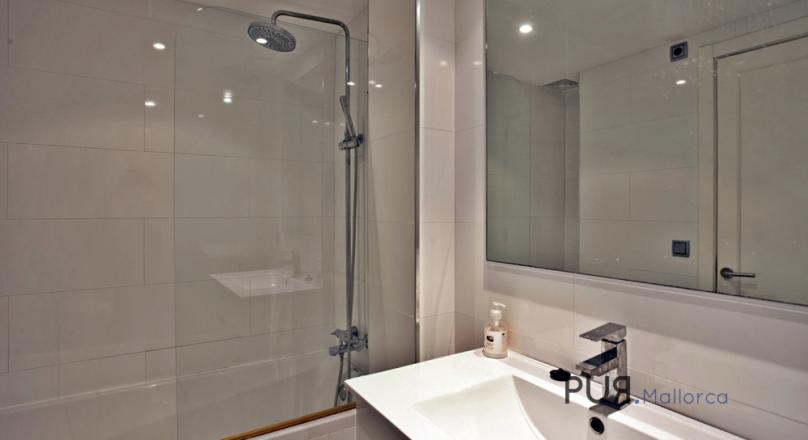 Port Pollenca. Short distances to the water. Large, completely renovated apartment.