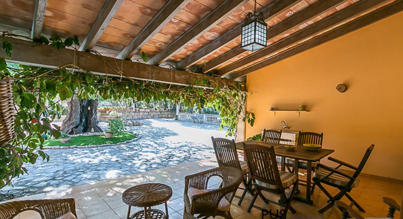 Palma. Establiments - 10 minutes to the Paseo in Palma. In the middle of nature. Mallorca PUR.