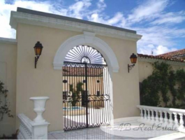 2243 Castres area: Stunning, early 19th century Manor house for sale