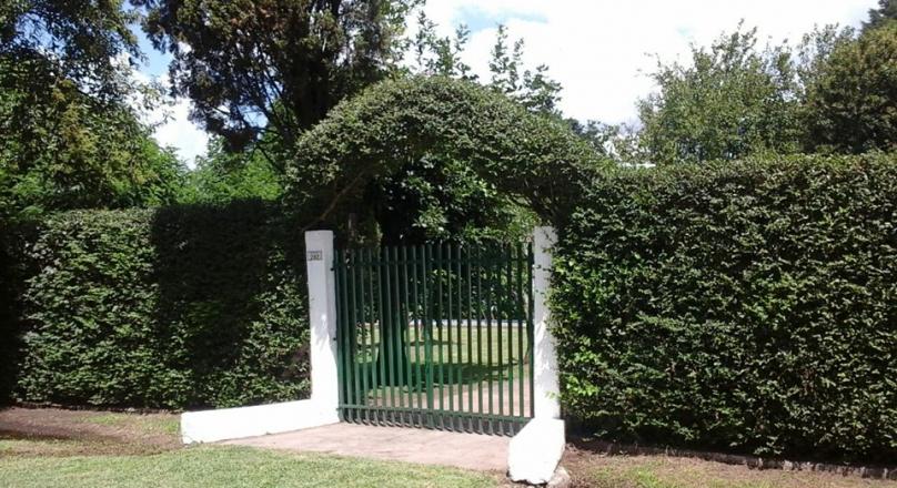 For sale fifth house in general Rodriguez large land with pool