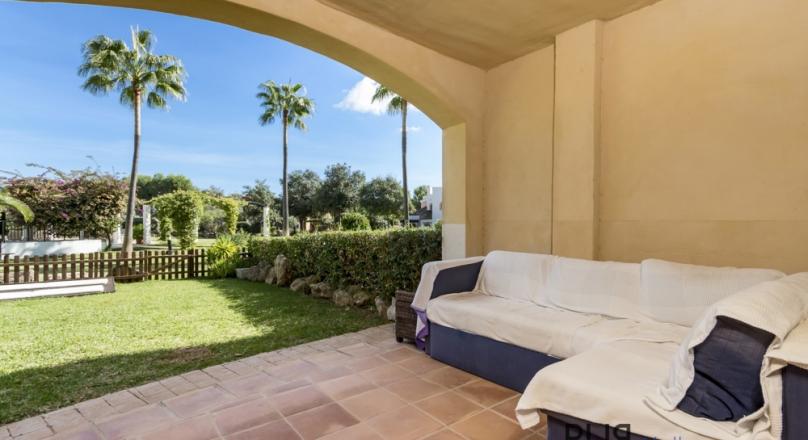 Big apartment. Very well maintained facility. And for dinner on foot to Port Adriano.