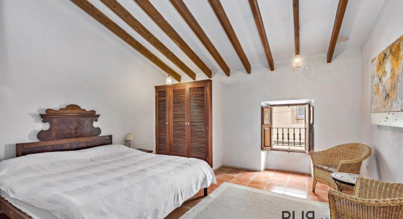 A townhouse. With pool. In Arta. Very mallorquin.