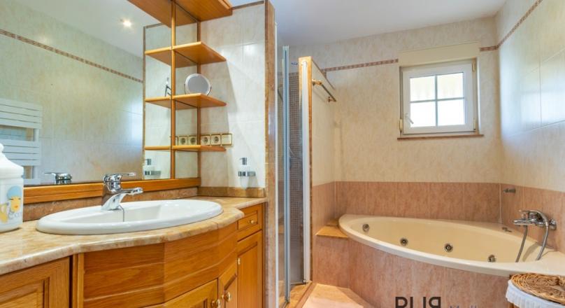 Large house. Bahia Grande. In the quiet south. And easily accessible from Palma.