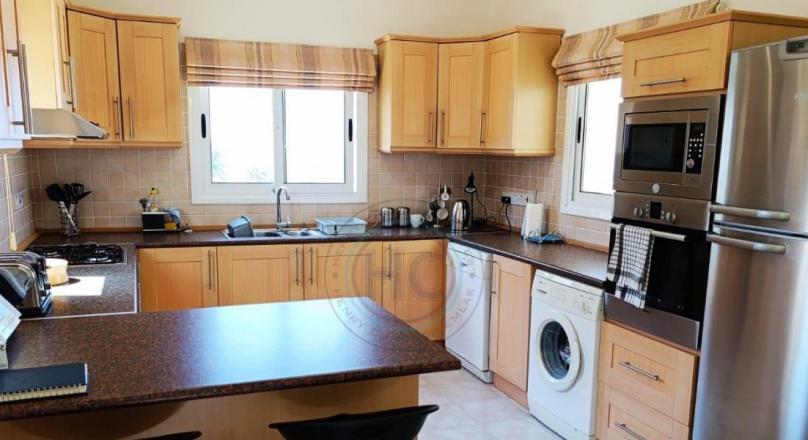 FURNISHED 3-BEDROOM CHALET