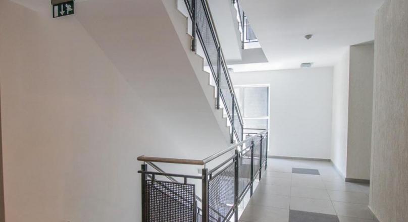 Sunny and panoramic positioning, in elegance and comfort, Semicentral