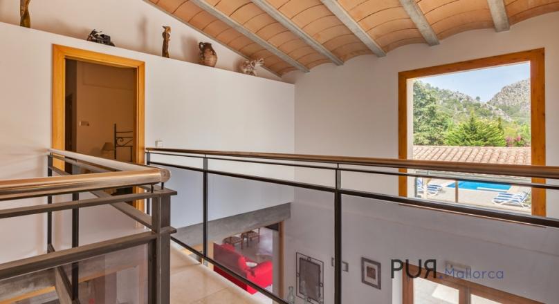 Holiday rental license. Attractive, completely furnished. Easy-care property.