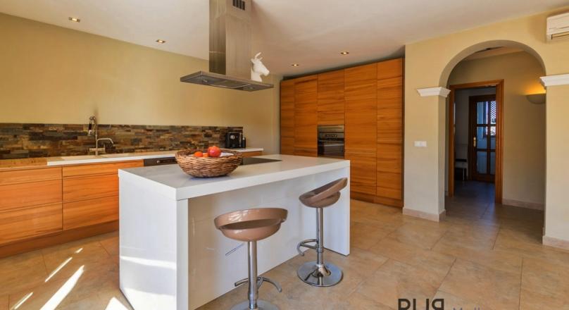Cala Ratjada. In the hip town in the northeast. Big apartment. High quality equipment.