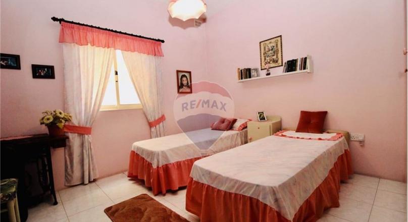 MARSASCALA - APARTMENT FURNISHED AND 3 BEDROOM !!
