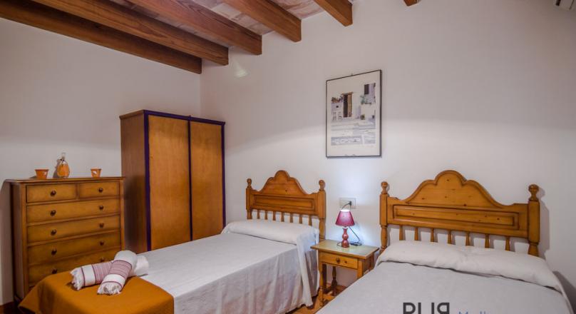 Campos. Real Mallorcan finca. Large property. Little price.