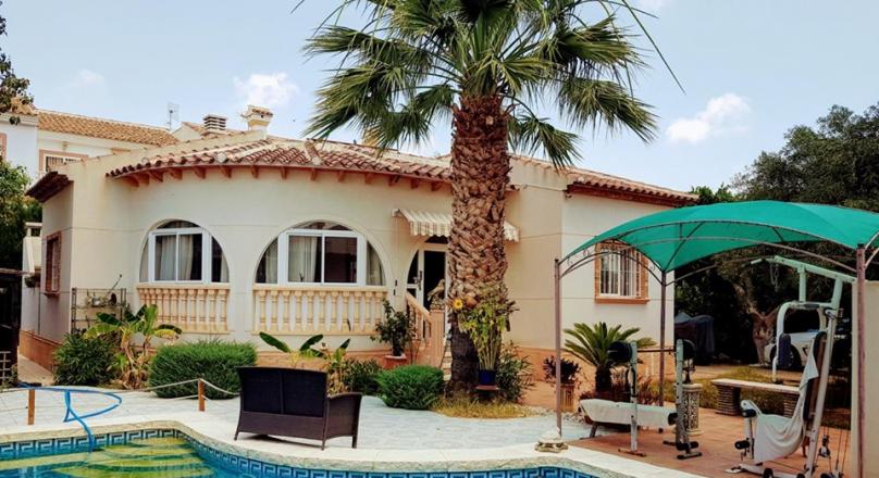 INDEPENDENT VILLA IN CIUDAD QUESADA