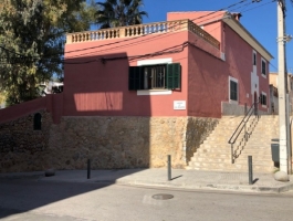 Charming home in the defendant area of Genoa.