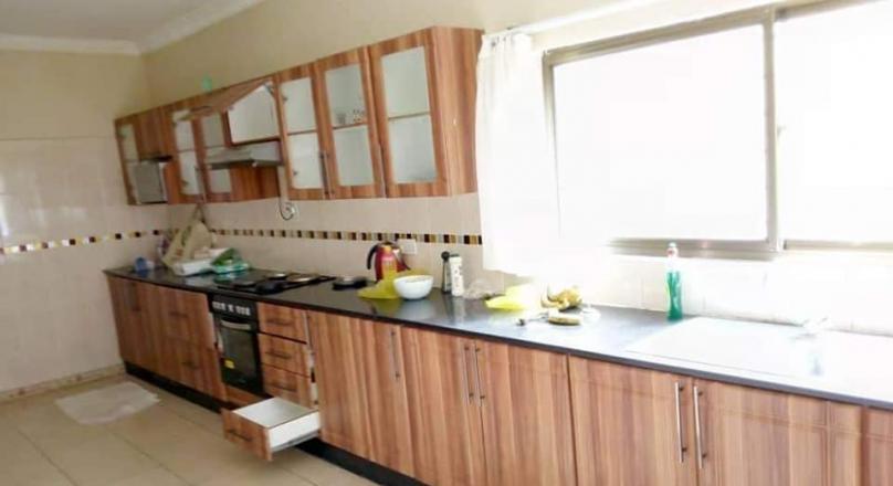Three bedrooms flats for rent