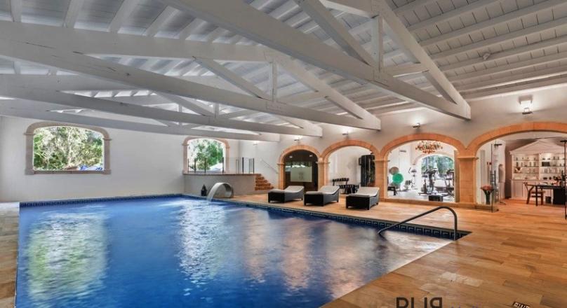 5-star country hotel, 21 rooms / suites, large SPA with indoor pool. 20 minutes to Palma! 