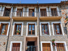 Esporles - Townhouse in the best Mallorcan style. Fantastic view of the mountains.