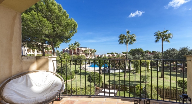 For golf lovers and others. Duplex apartment in Nova Santa Ponsa. In very good condition.