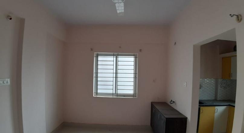 1BHK NEW LUXURY FLAT BOTH(SEMI / FULLY FURNISHED ) @ MUNNEKOLLA , BANGALOR