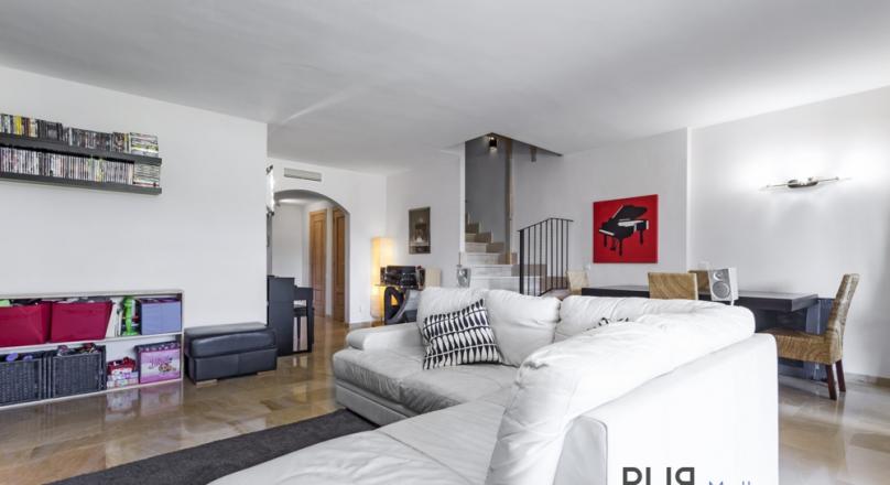 Big apartment. Very well maintained facility. And for dinner on foot to Port Adriano.