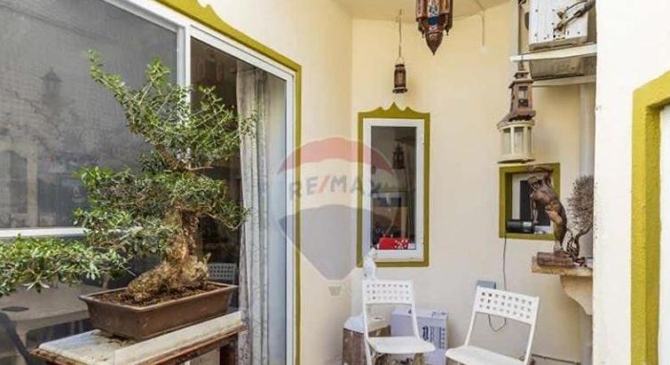 QORMI - HOUSE OF CHARACTER WITH OLD WAR SHELTER