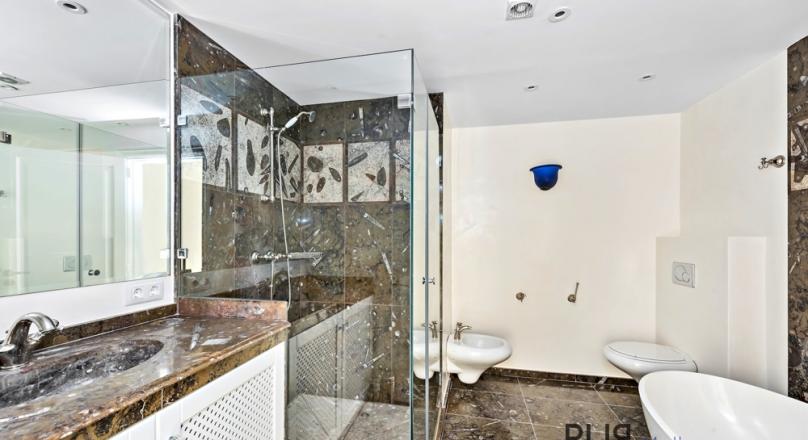 Cala Ratjada. Large penthouse. Right on the harbor. Sea view.
