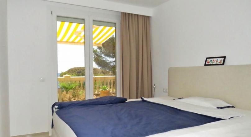 Very first line. Access to the sea. You can't do more in the southwest. For this price.