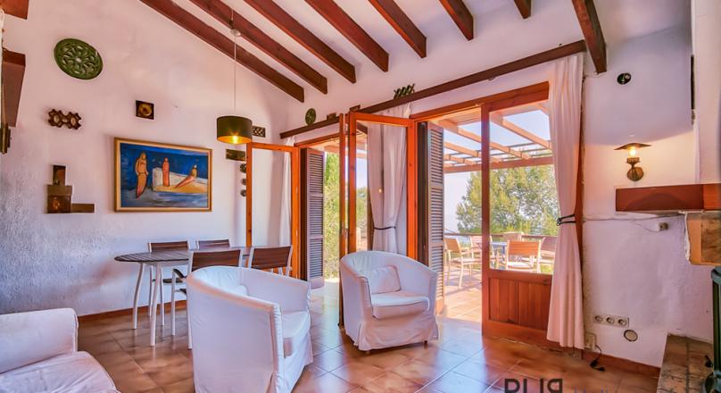 No bargains. But a real rarity. Cala Deia. A house like you can hardly find.