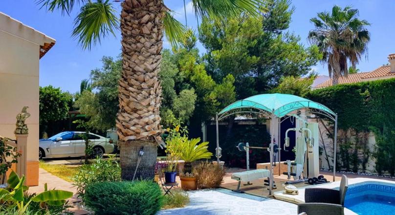 INDEPENDENT VILLA IN CIUDAD QUESADA