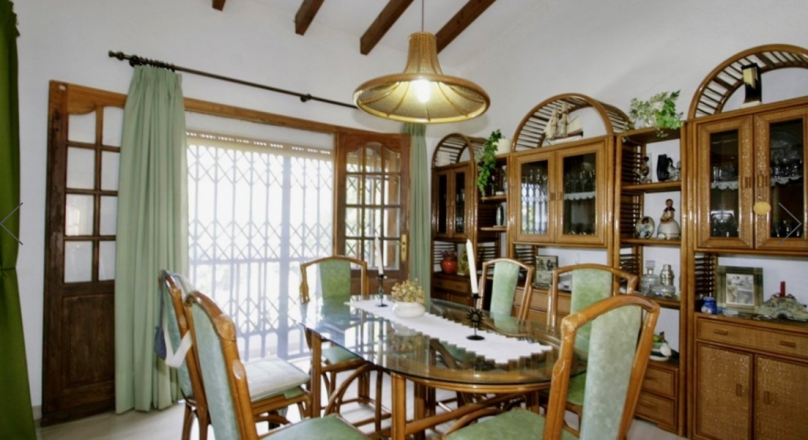 Villa en venta 6 dormitorios con vistas al mar en San Jaime Moraira