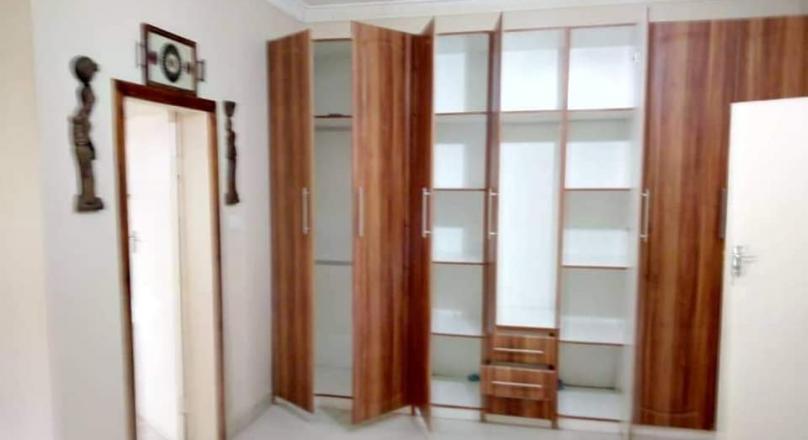 Three bedrooms flats for rent