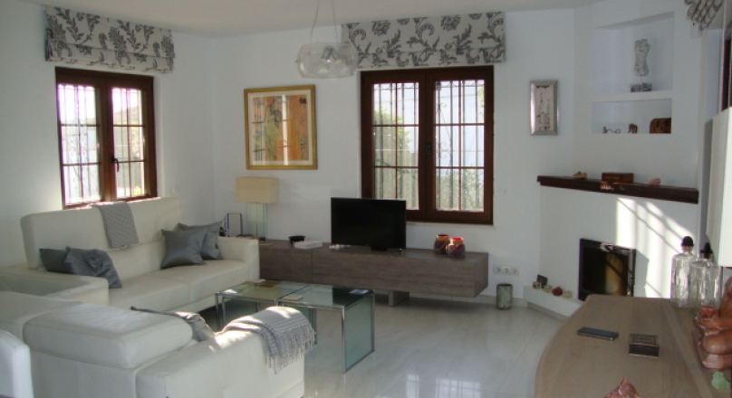 FOR SALE: 350.000€ - Villas in Mijas, established since 1980