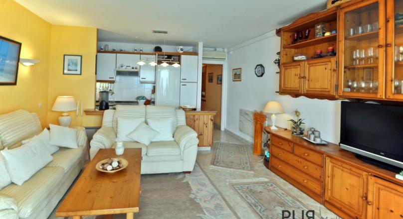 Magaluf makes up. 1st sea line. Direct sea access. Apartment. Fully furnished. Move in immediately.