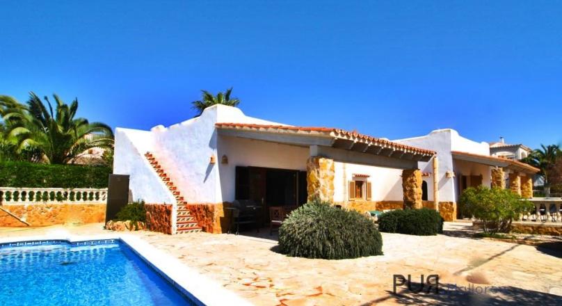 Mallorca feel really original. Above Cala Santanyi. In your new chalet.