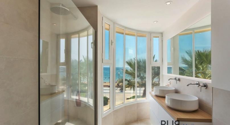 Palma. Portixol. Direct sea view. Direct beach access. Don't have to worry about anything.
