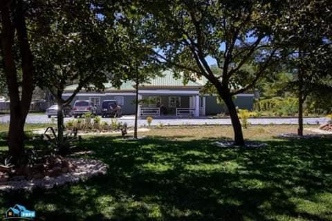 Three bedrooms stand alone house together with a coltage for sale