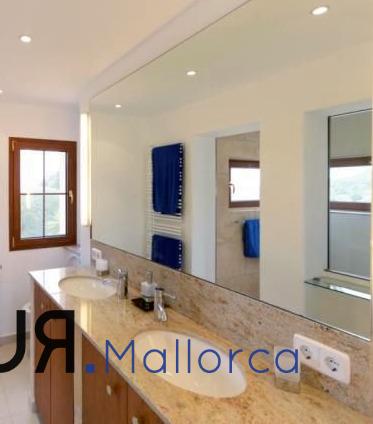 Finca. High tech. Excellent condition. Completely refurbished in 2015. Top quality finishings. Look? Indescribable.