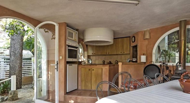 Portals Nous. The Portals Marina. Right at your villa at your feet.