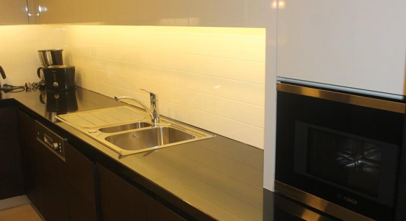 stunning 2 bedroom Appartment close kitchen