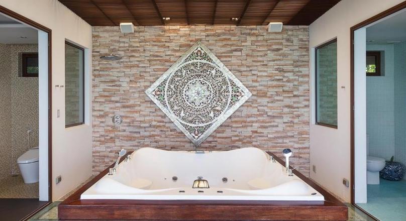 7-bedroom villa accommodation in a world class oceanfront location 