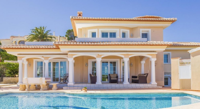 Villa for sale in Jávea with sea views in Balcón al Mar