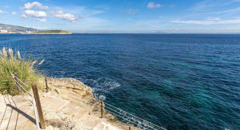 Cala Vinyes. First sea line. Direct sea access. Apartment with a wow view.