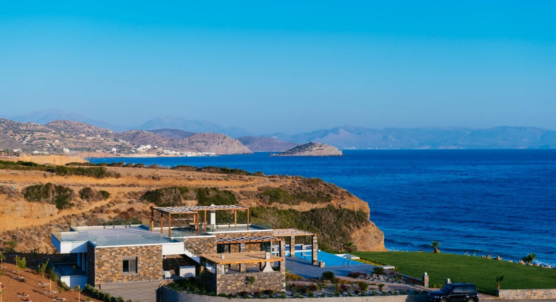 Unique beachfront villa 6 bedrooms