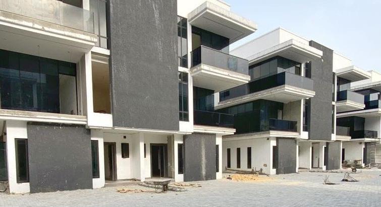 4 Bedroom Semi Detached Duplex with Bq and Cinema 