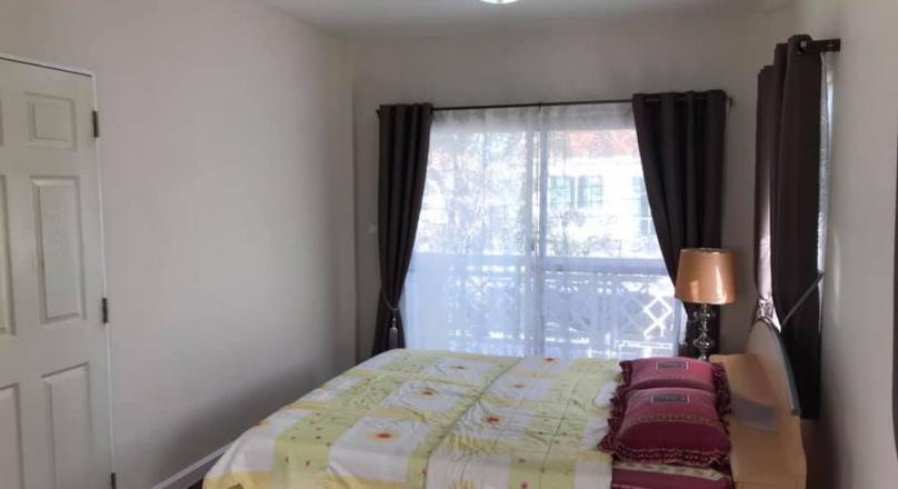 FOR RENT / NICE 2 STORY HOUSE !
