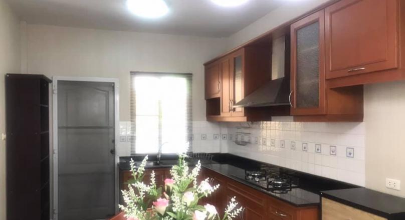 FOR RENT / NICE 2 STORY HOUSE !